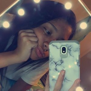 Meet your Posher, Mia